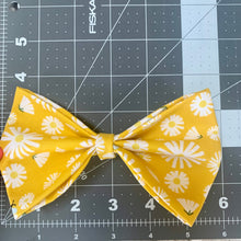 Load image into Gallery viewer, Yellow Daisy Bowtie